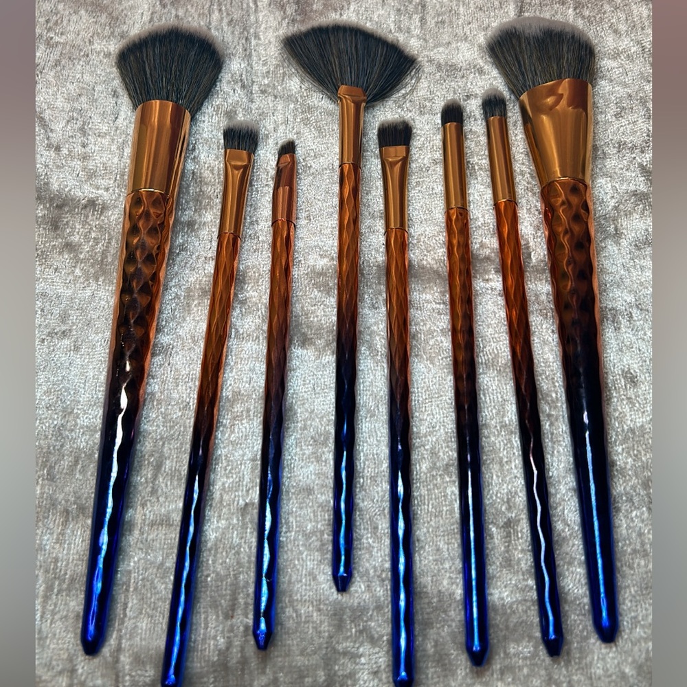Makeup brushes